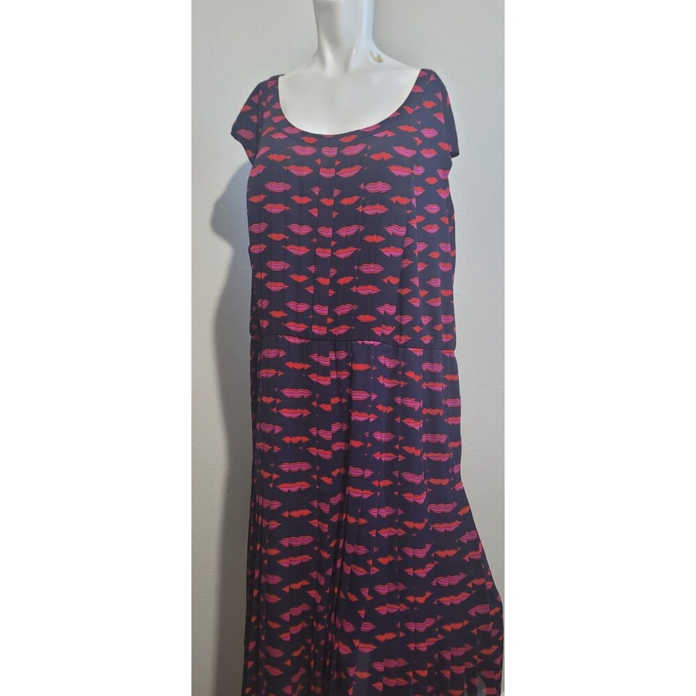 Halogen size 24W Dress women graphic print lips lining zipper scoop neck pleated